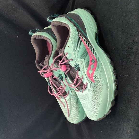 Shoes - Saucony Women's Excursion TR16 sz 8​